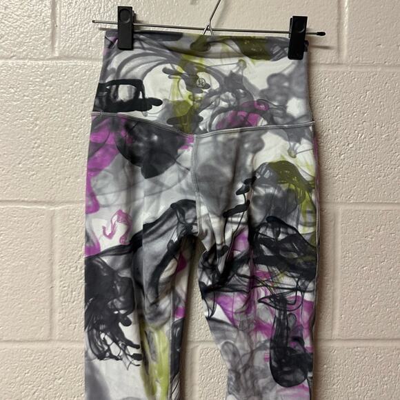 Lululemon Throwback Print Align High-Rise Pant 25"
Unicorn Throwback White Multi - Picture 7 of 11